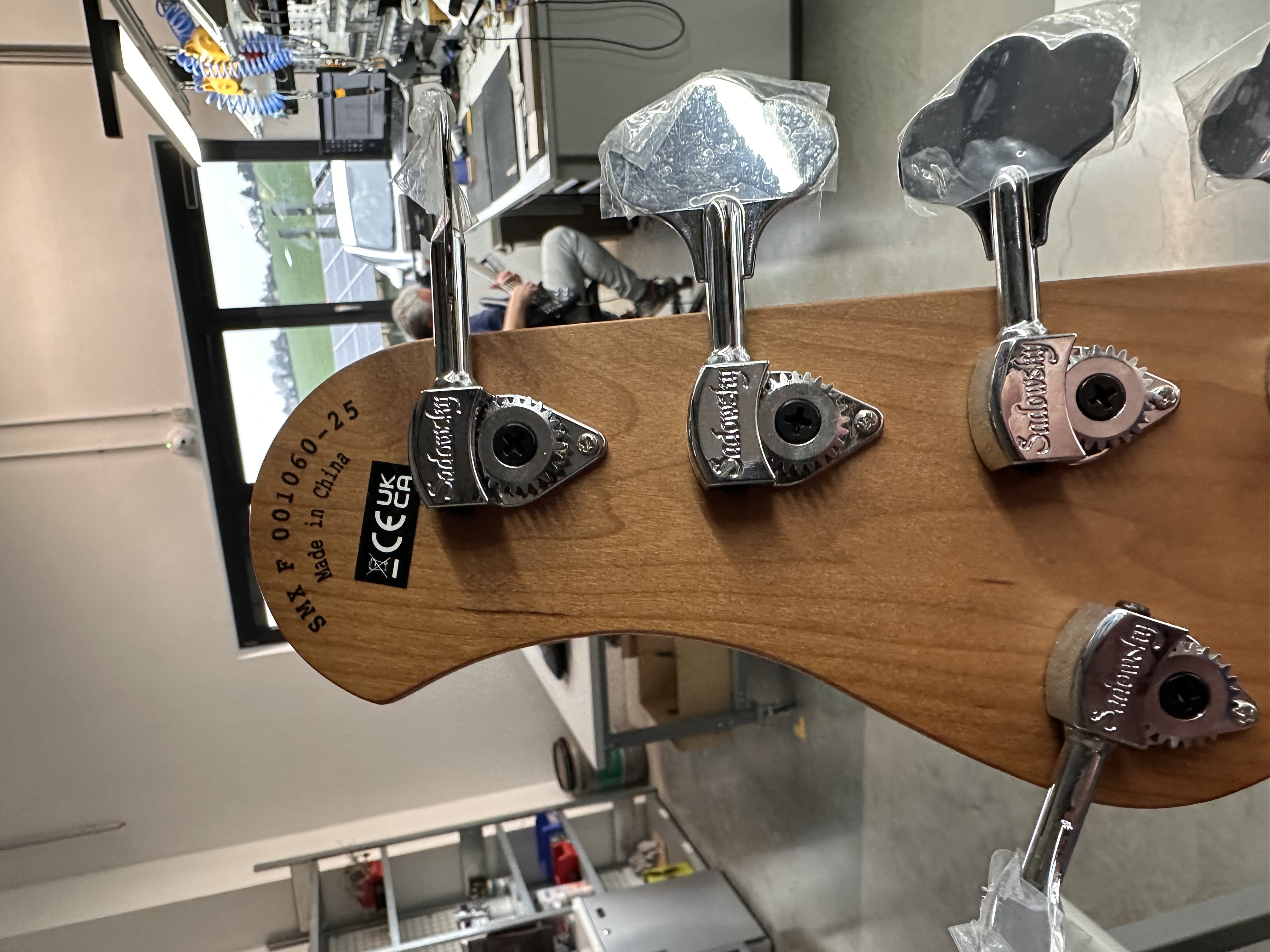 MetroExpress 21-Fret Hybrid P/J Bass 5 Olympic White (B-Stock)